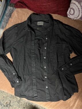 Universal Thread Black Button-Front Shirt